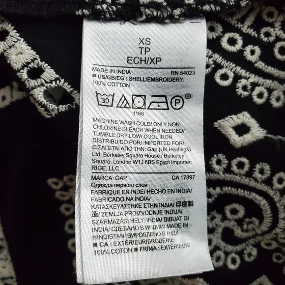 GAP Women's Top Black White Embroidered Blouse  Extra Small XS Boho 3/4 Sleeve - Picture 7 of 7